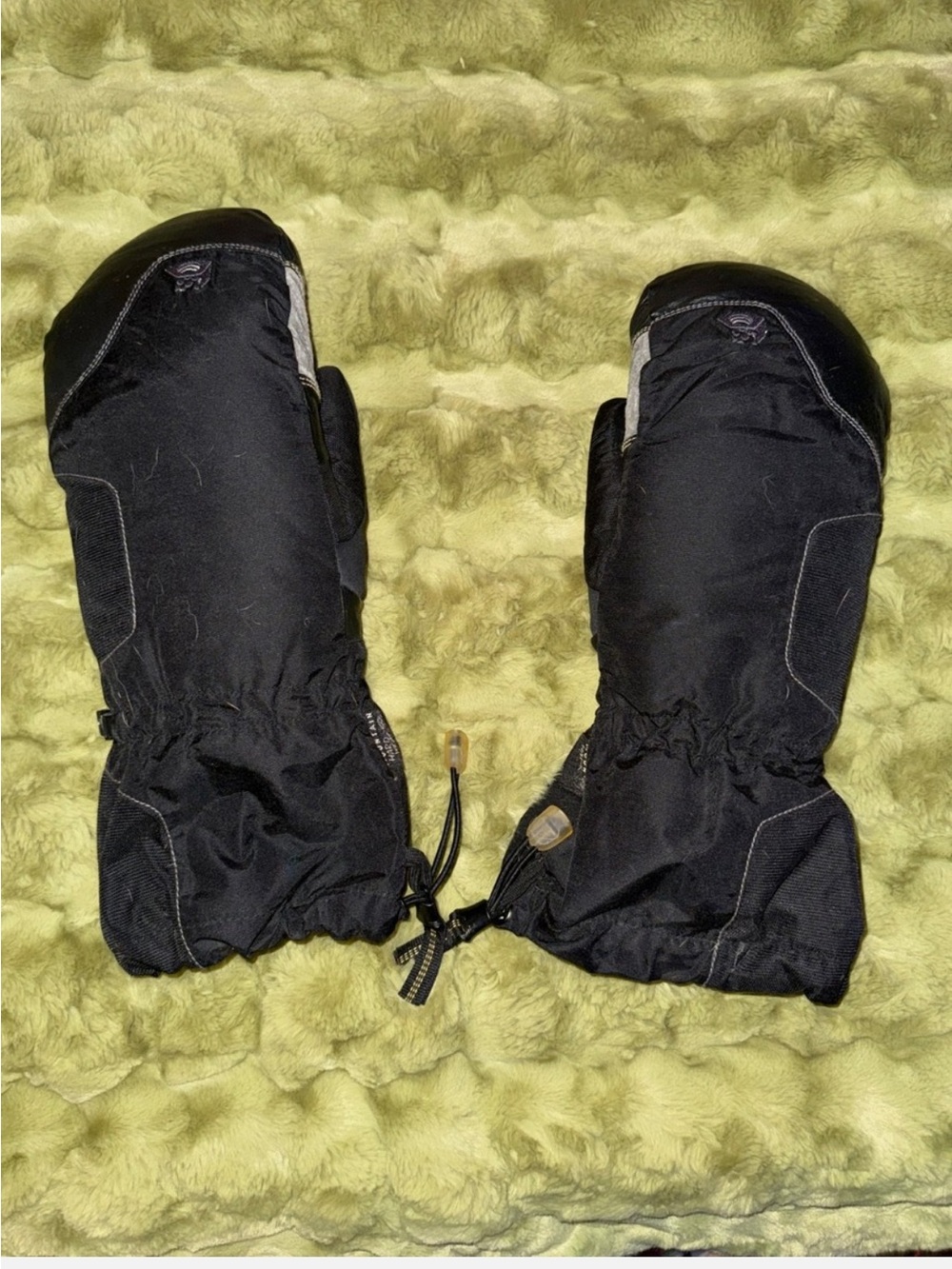 Mountain Hardwear Black Women's Insulated down Ski Mittens